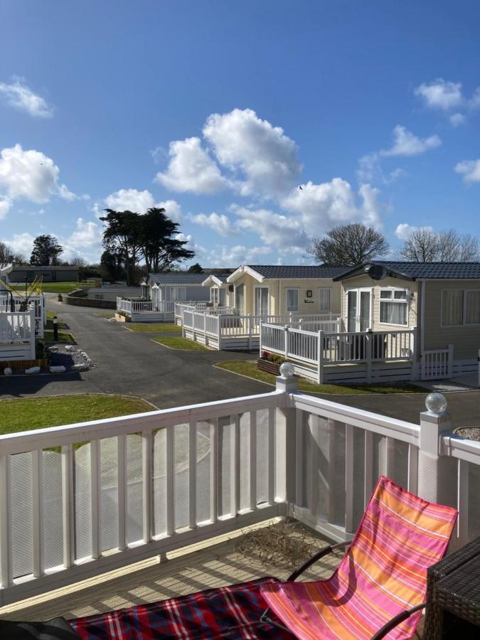 Mollys Retreat Pet Friendly Three Bed Caravan With Small Garden Newquay Bay Resort Quieter Area Of Park Esterno foto