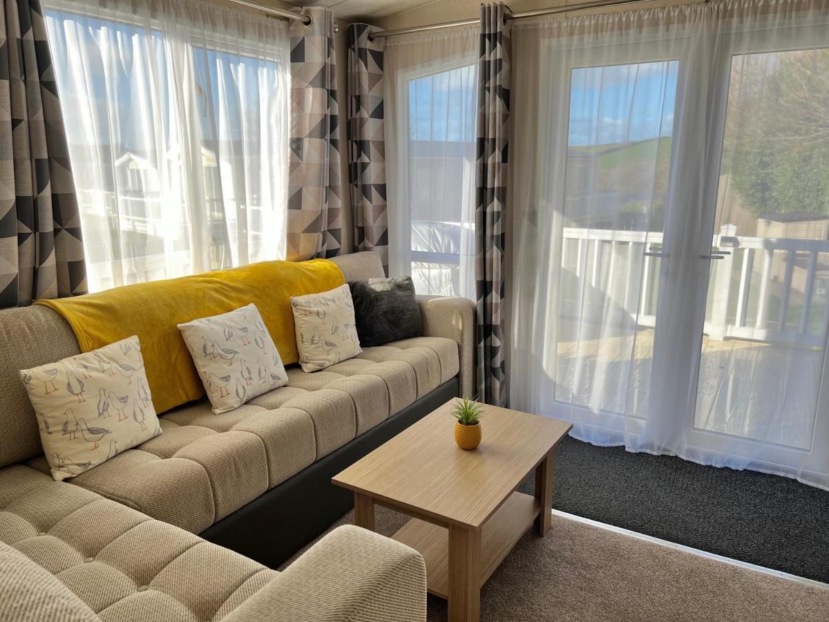 Mollys Retreat Pet Friendly Three Bed Caravan With Small Garden Newquay Bay Resort Quieter Area Of Park Esterno foto