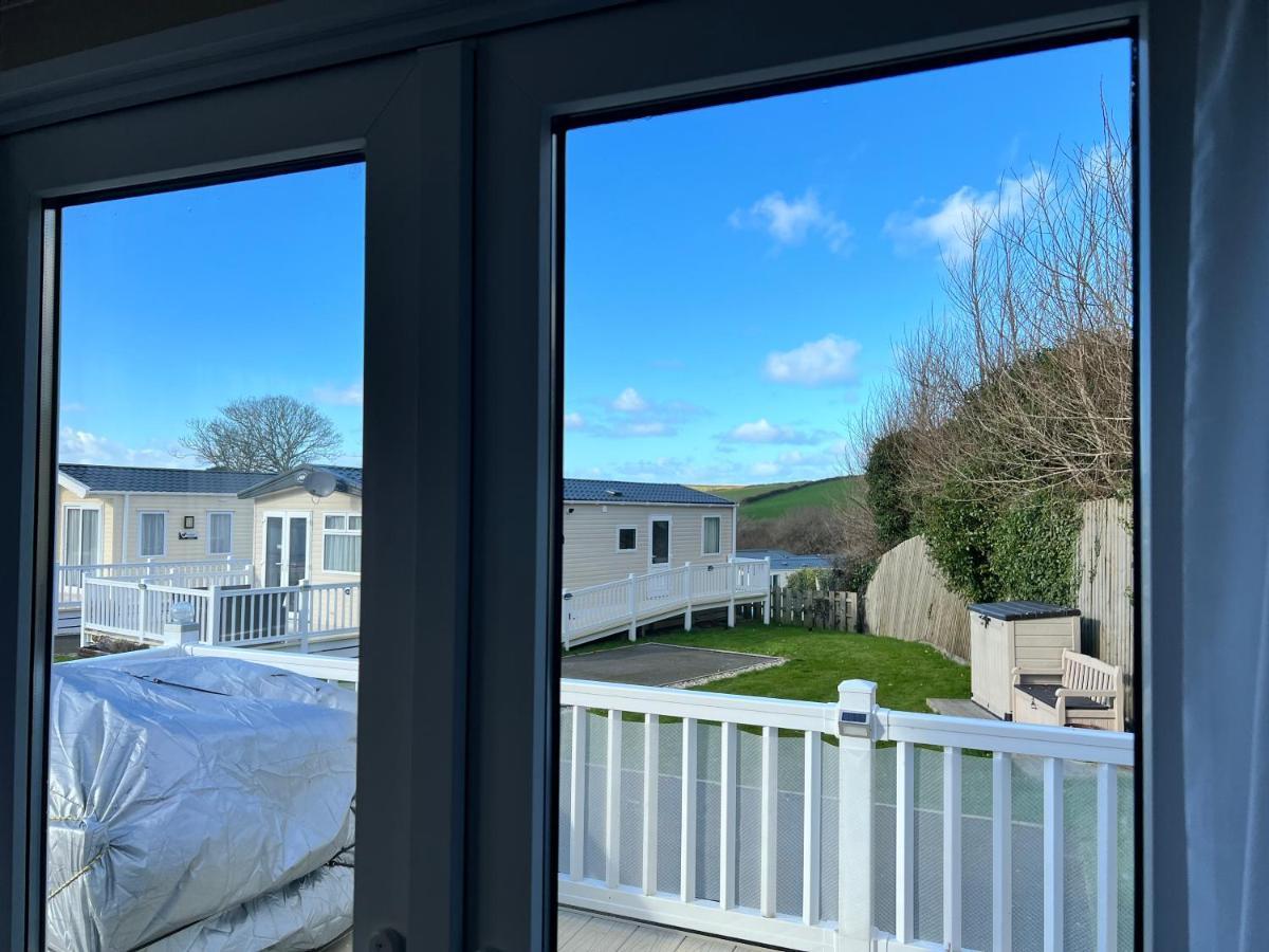 Mollys Retreat Pet Friendly Three Bed Caravan With Small Garden Newquay Bay Resort Quieter Area Of Park Esterno foto