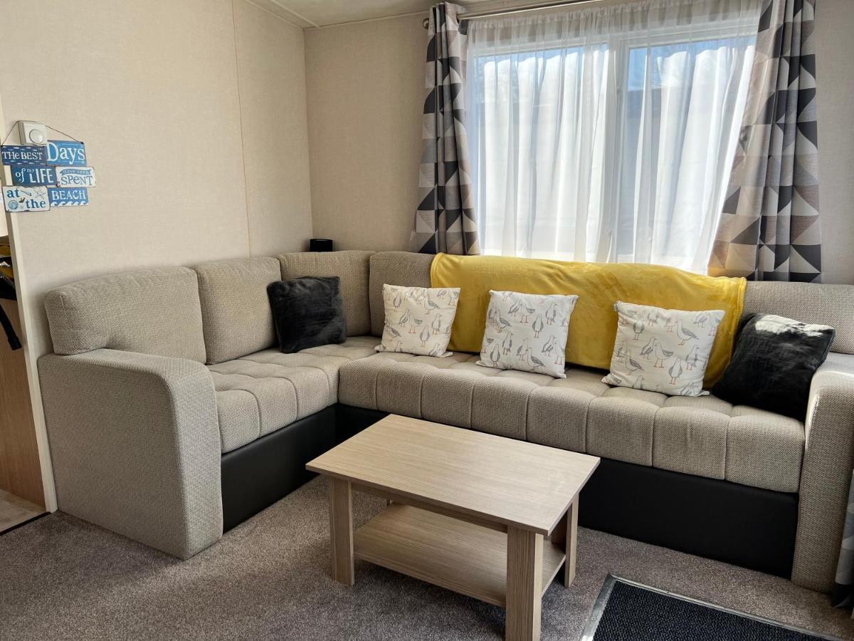 Mollys Retreat Pet Friendly Three Bed Caravan With Small Garden Newquay Bay Resort Quieter Area Of Park Esterno foto
