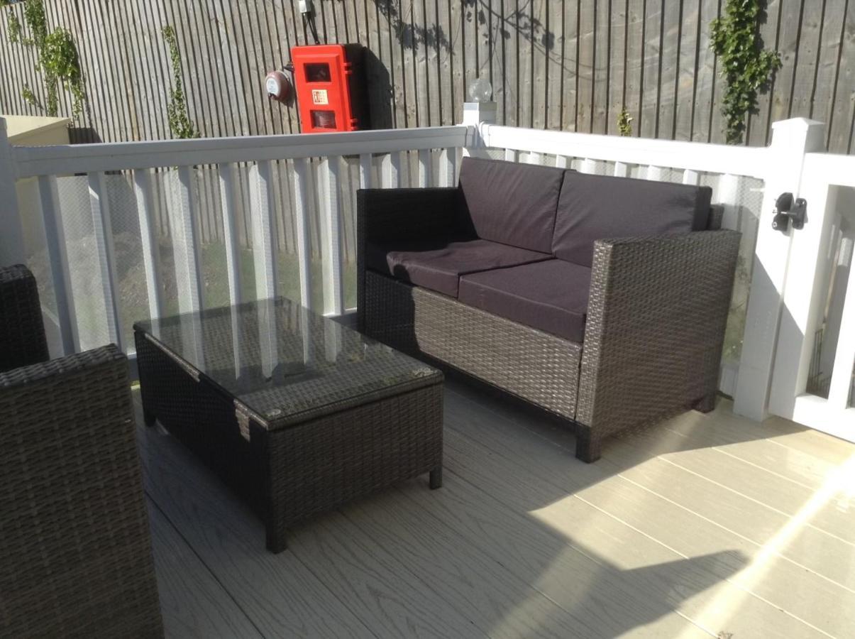 Mollys Retreat Pet Friendly Three Bed Caravan With Small Garden Newquay Bay Resort Quieter Area Of Park Esterno foto
