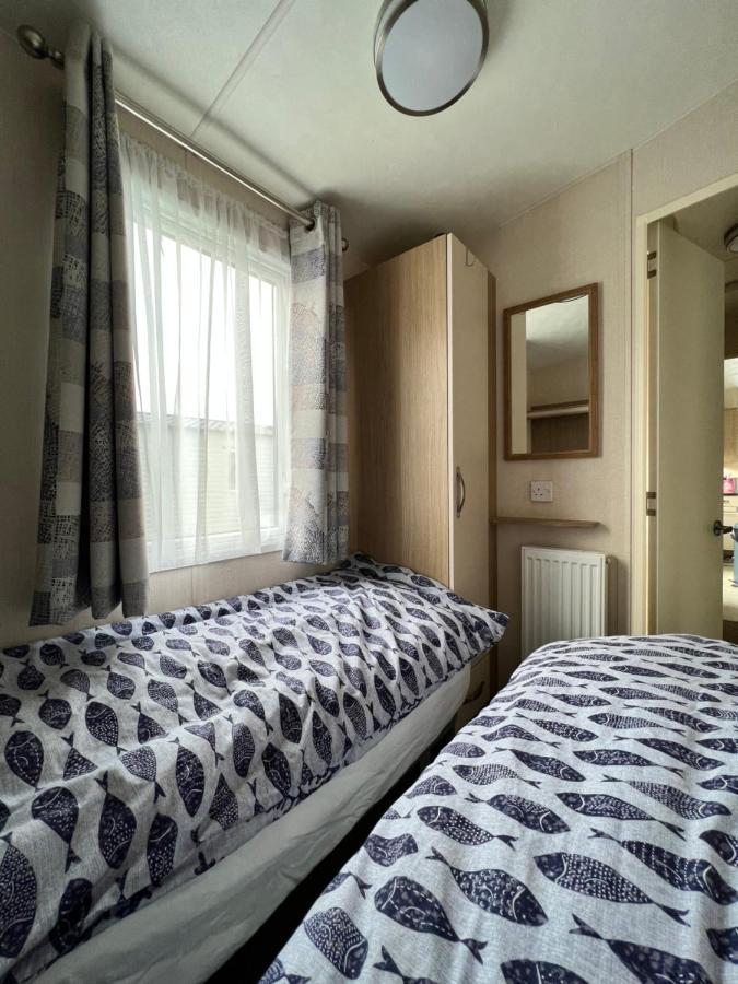 Mollys Retreat Pet Friendly Three Bed Caravan With Small Garden Newquay Bay Resort Quieter Area Of Park Esterno foto