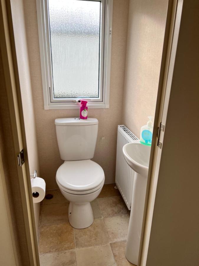 Mollys Retreat Pet Friendly Three Bed Caravan With Small Garden Newquay Bay Resort Quieter Area Of Park Esterno foto