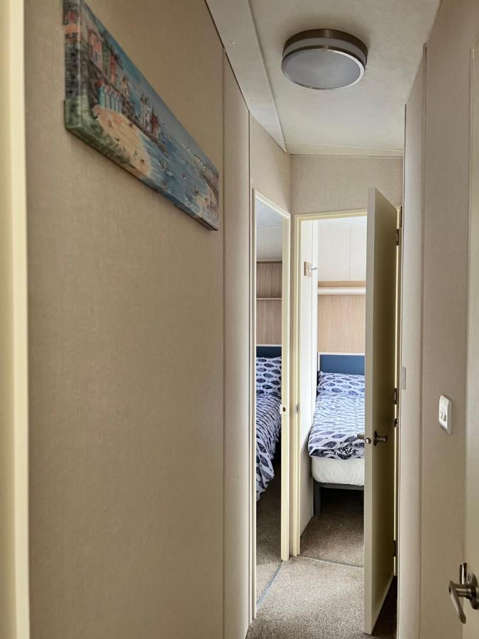Mollys Retreat Pet Friendly Three Bed Caravan With Small Garden Newquay Bay Resort Quieter Area Of Park Esterno foto