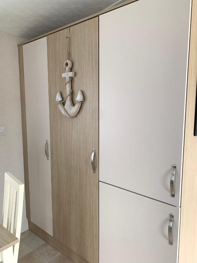Mollys Retreat Pet Friendly Three Bed Caravan With Small Garden Newquay Bay Resort Quieter Area Of Park Esterno foto