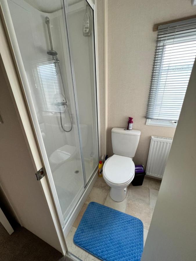 Mollys Retreat Pet Friendly Three Bed Caravan With Small Garden Newquay Bay Resort Quieter Area Of Park Esterno foto