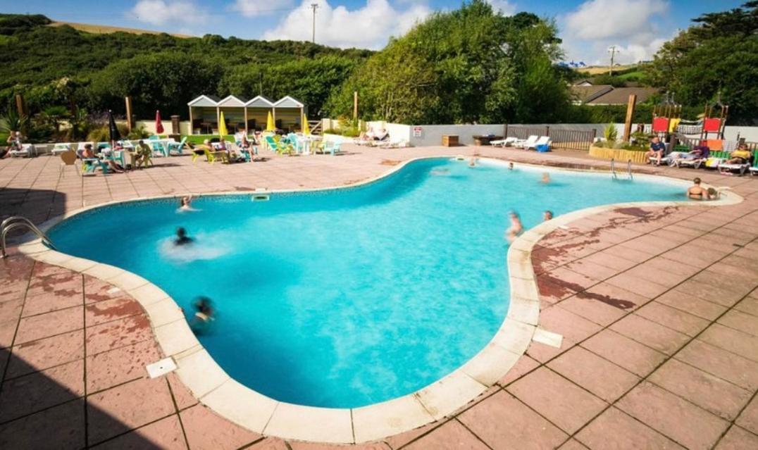 Mollys Retreat Pet Friendly Three Bed Caravan With Small Garden Newquay Bay Resort Quieter Area Of Park Esterno foto