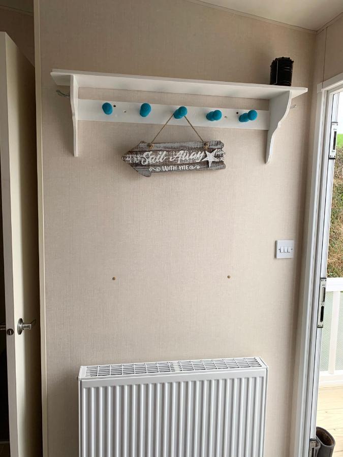 Mollys Retreat Pet Friendly Three Bed Caravan With Small Garden Newquay Bay Resort Quieter Area Of Park Esterno foto